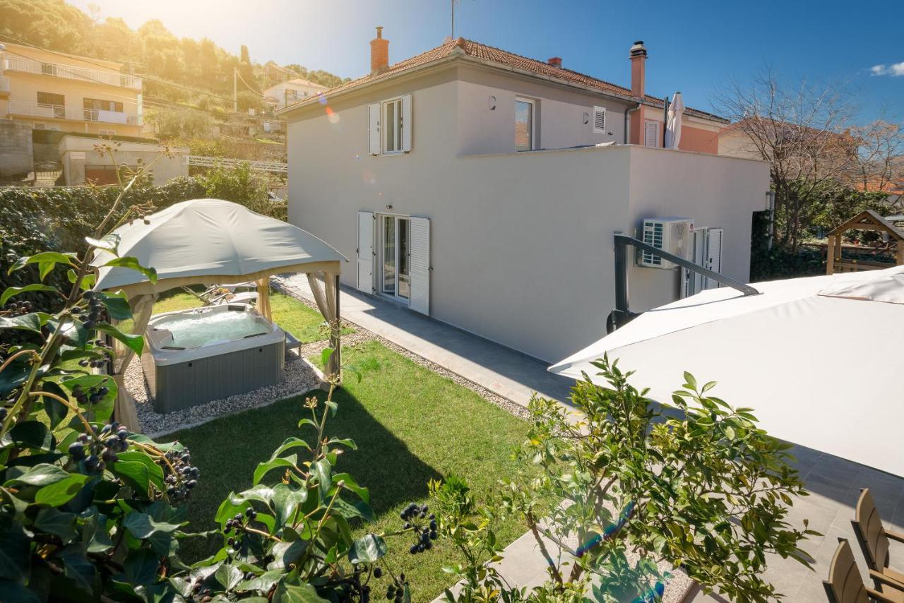 Villa Roko- The Spacious Luxury Trogir Exterior foto
