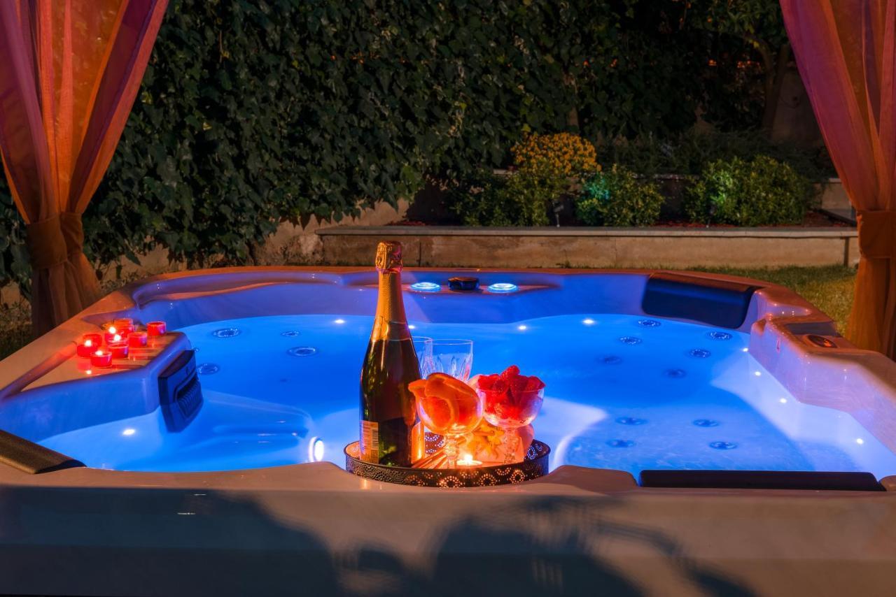 Villa Roko- The Spacious Luxury Trogir Exterior foto